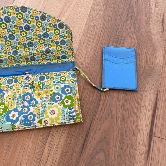 Vera Bradley Magnetic Closure Wallet Clutch - Picture 5 of 11